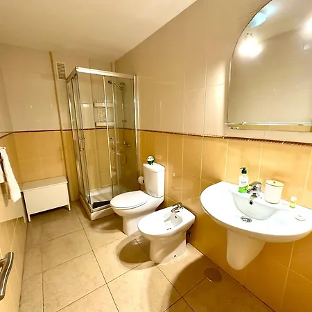Charming 3 Bedroom 公寓
